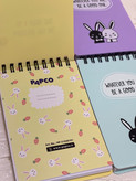 دفترچه یادداشت ۱۰۰ برگ پاپکو سایز B7 جلد PP پاستلی فنر دوبل طرح خرگوش (Funny Bunnies - کد NP-31028)