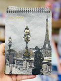 دفترچه یادداشت فنری جلد سخت سایه روشن (Sayeh Roshan Note Book) سایز ۱۹×۱۴ سانتیمتر با چاپ طلاکوب