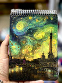 دفترچه یادداشت فنری جلد سخت سایه روشن (Sayeh Roshan Note Book) سایز ۱۹×۱۴ سانتیمتر با چاپ طلاکوب